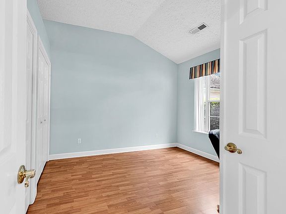 5th image of 9452 Pinckney Ln.