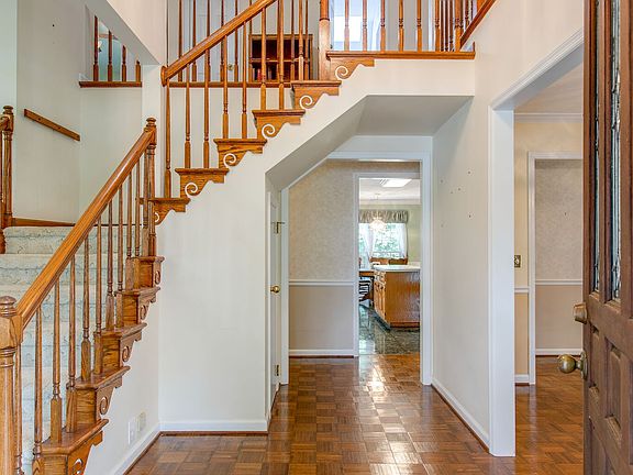 4th image of 134 Laural Hill Dr
