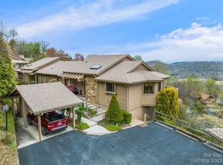 136 Woodbridge Dr, Hendersonville, NC 28739