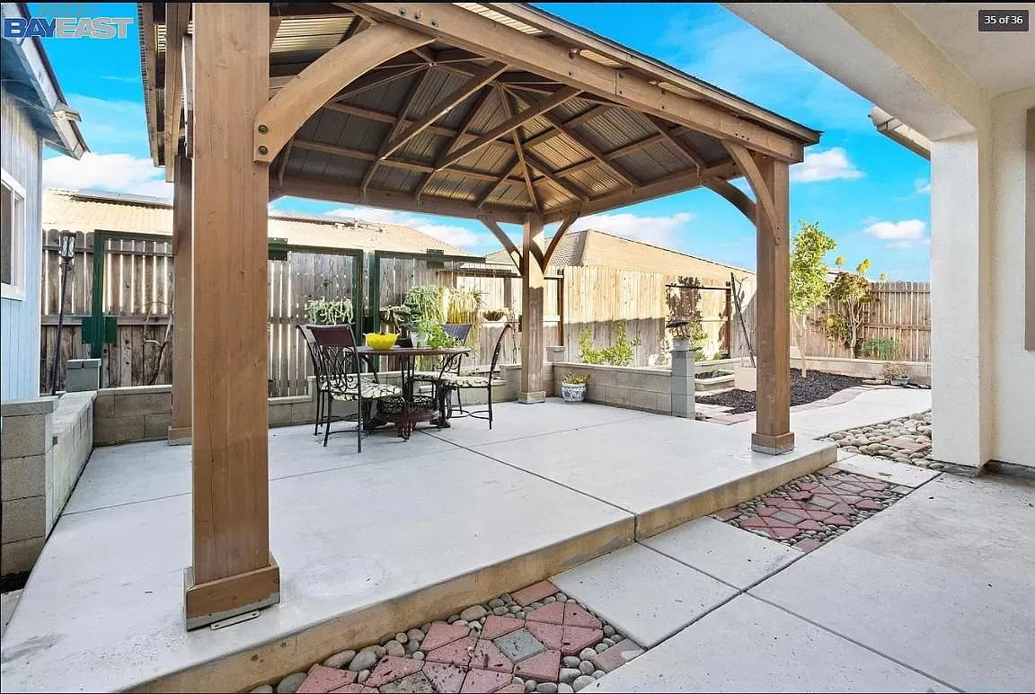 2314 Stephen Robert Ln — Photo 2