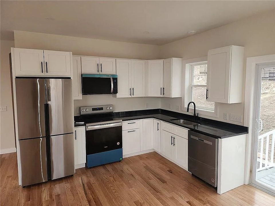 2nd image of 22 Prospect St #2
