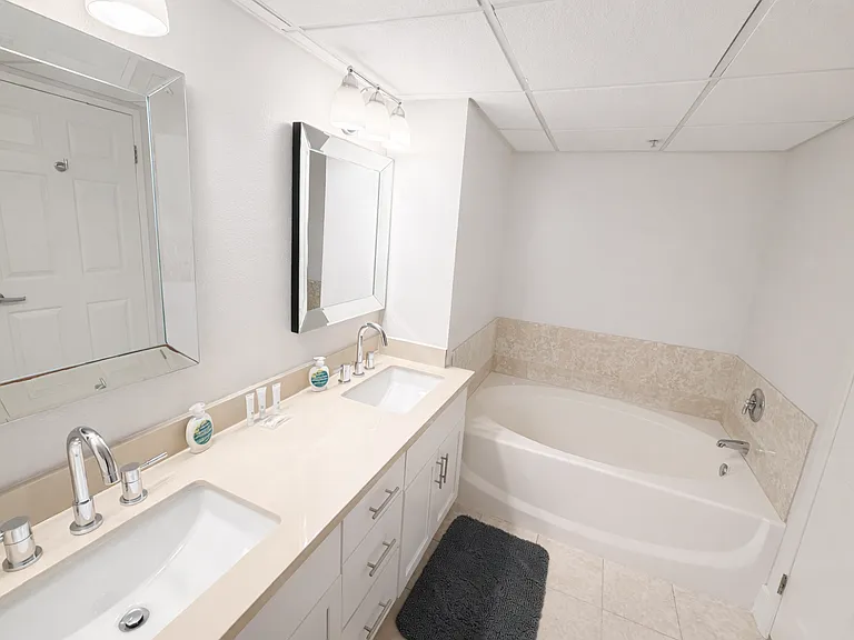 10740 Wilshire Blvd #608 — Photo 8