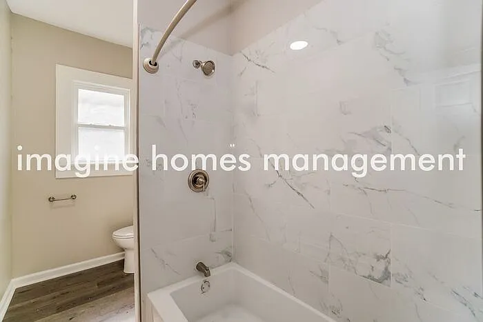 886 E Fulton St #1 — Photo 12