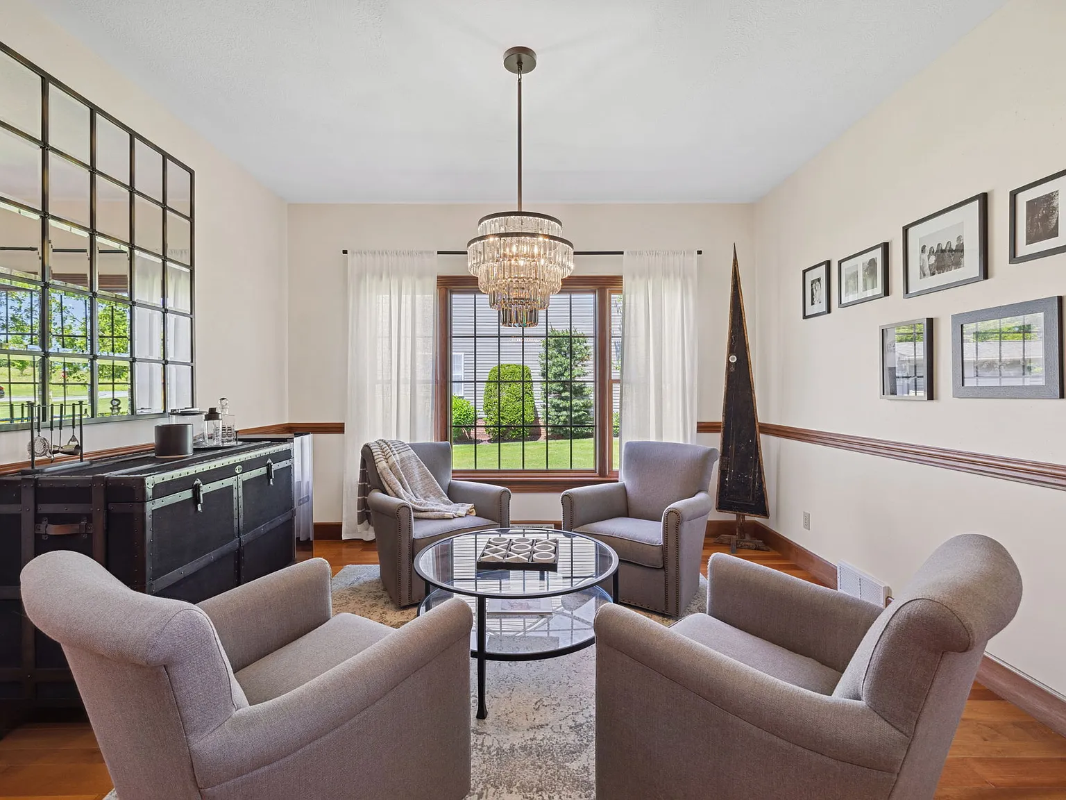 4 bed, 4.5 bath, 6266 sqft, $5,500 — Photo 4
