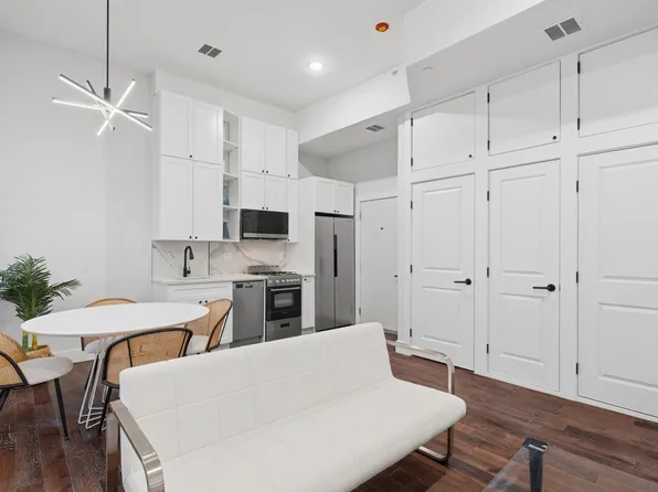 104 Glenwood Ave #202, Jersey City, NJ 07306