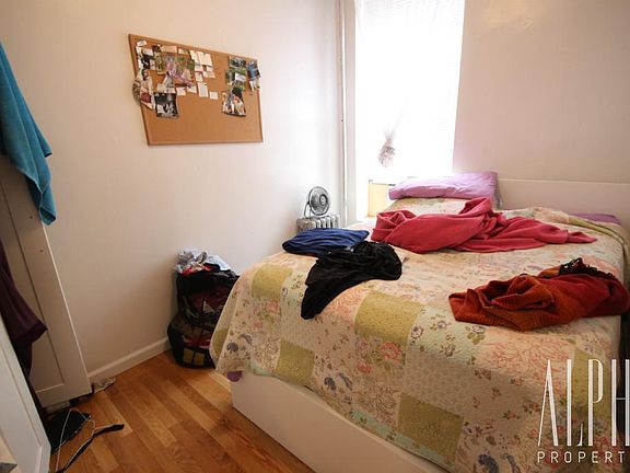 3rd image of 753 E 6th St APT 1