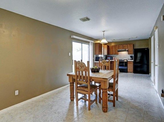 5th image of 8211 Berkely Ct