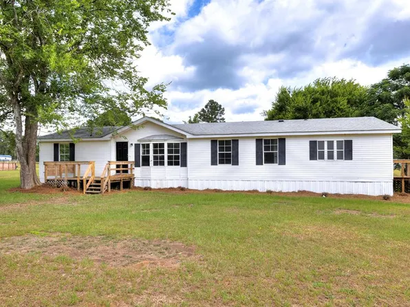 5785 Shamrock Dr, Wedgefield, SC 29168
