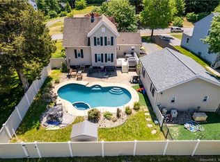 5 Norman Dr, Glastonbury, CT 06033