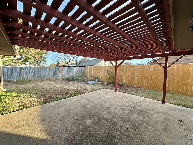 1103 NW Willow Pl — Photo 32