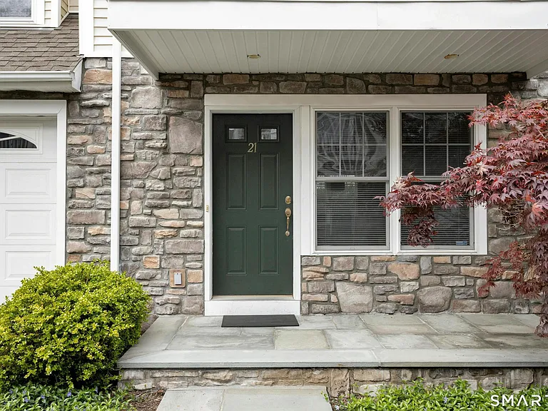 39 Maple Tree Ave #21 — Photo 2