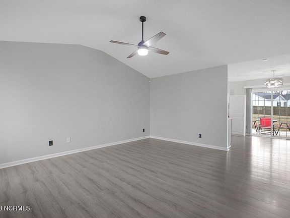 3rd image of 412 Midnight Drive