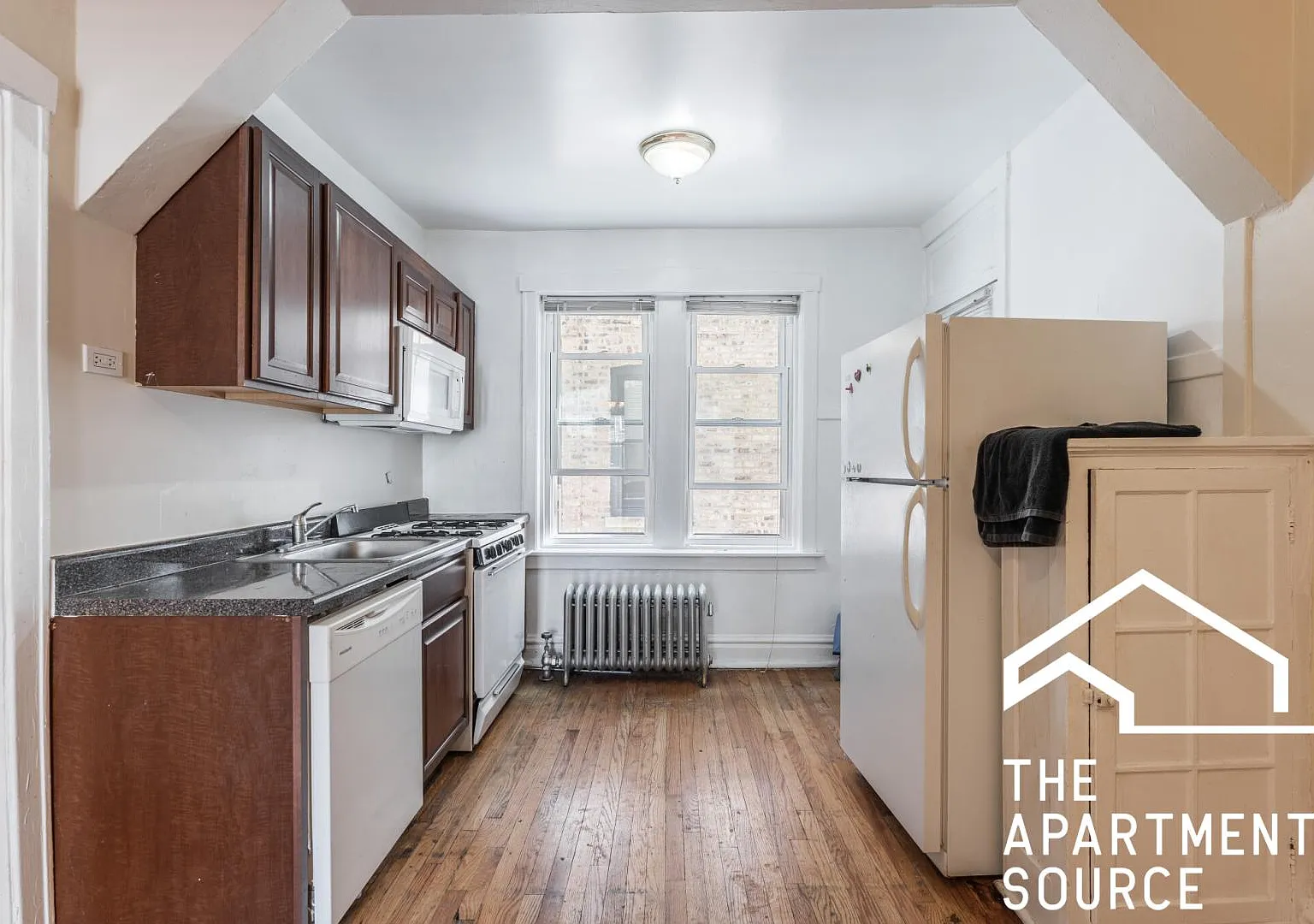 3906 W Argyle St — Photo 2