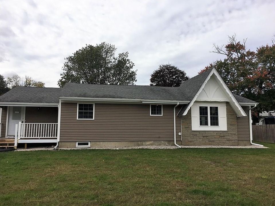 1st image of 5 Belaire Dr