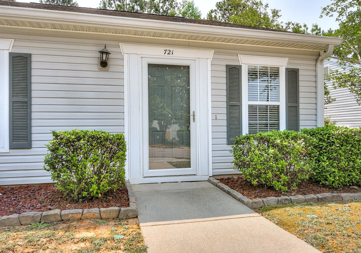 End Unit Townhome Evans — Photo 4