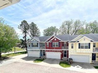 2004 63rd St Unit 3, Windsor Heights, IA 50324