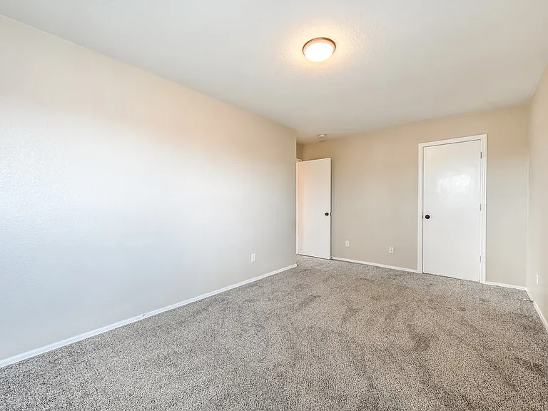 15331 W Cameron Cir — Photo 14