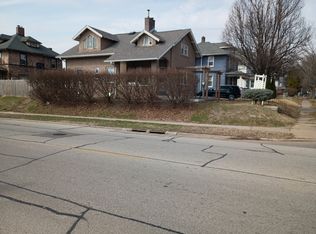 1445 10th St, Moline, IL 61265