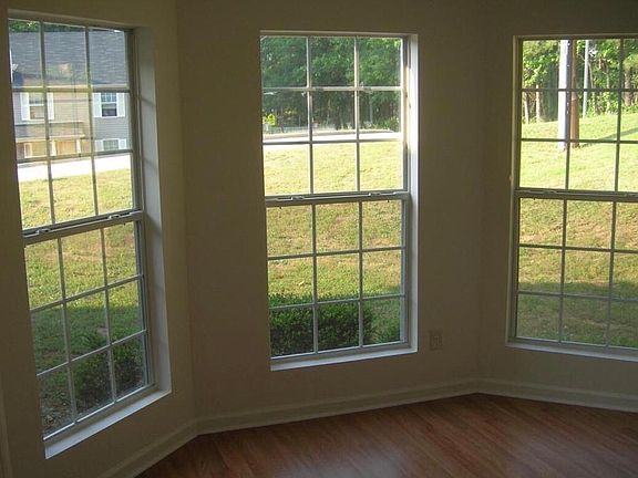 3rd image of 973 Stadium Ct