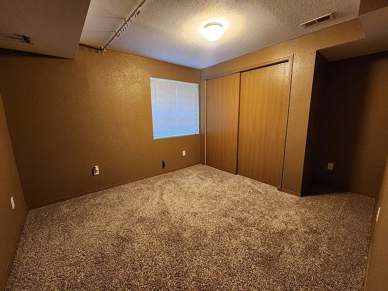 4650 Bittercreek Dr — Photo 10
