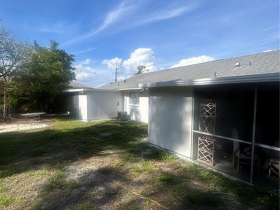 4th image of 19184/19188 Miami Blvd
