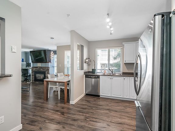 4th image of 33480 George Ferguson Way #209