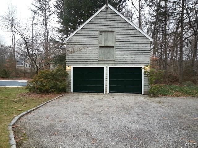 2nd image of 550 White Oak Shade Rd