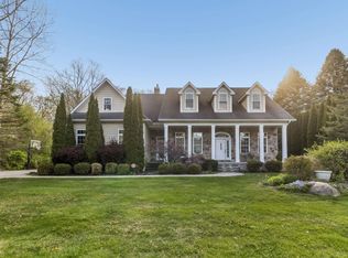 5425 Baywood Dr, Fort Gratiot, MI 48059