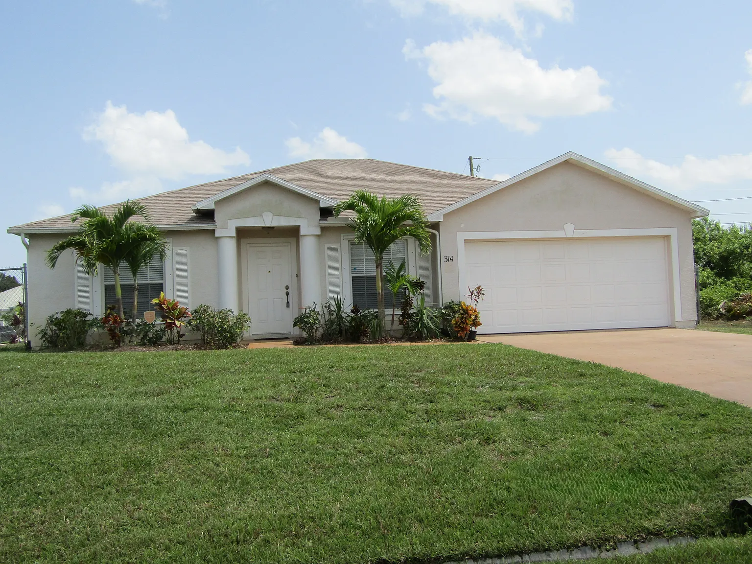 4 bed, 1621 sqft, $2,700 — Photo 2