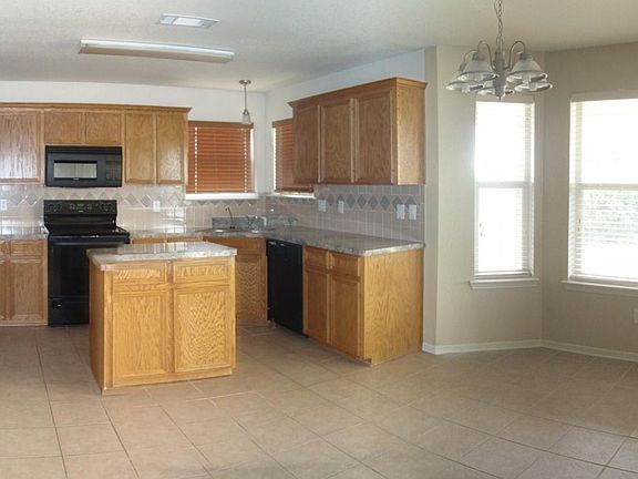3rd image of 3900 Fabianna Dr