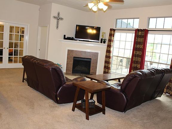 Got a large family ? Make family memories here in this spacious den.