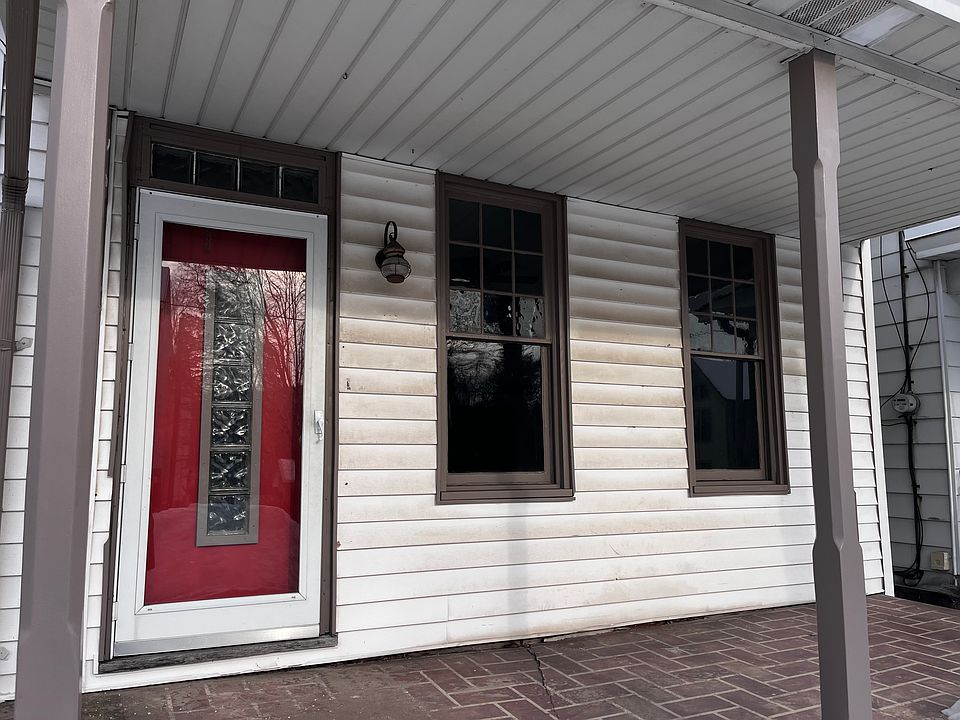 1st image of 217 Erie St
