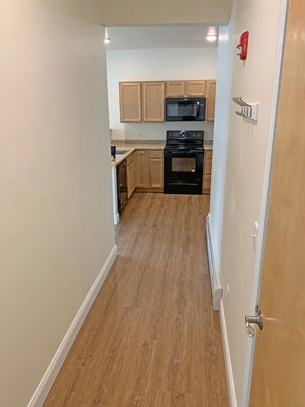 3 bed, 1.0 bath, $3,510 — Photo 2