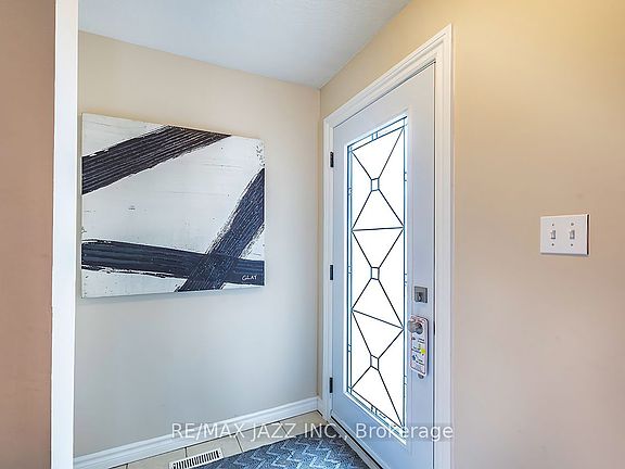 5th image of 110 Ribblesdale Dr