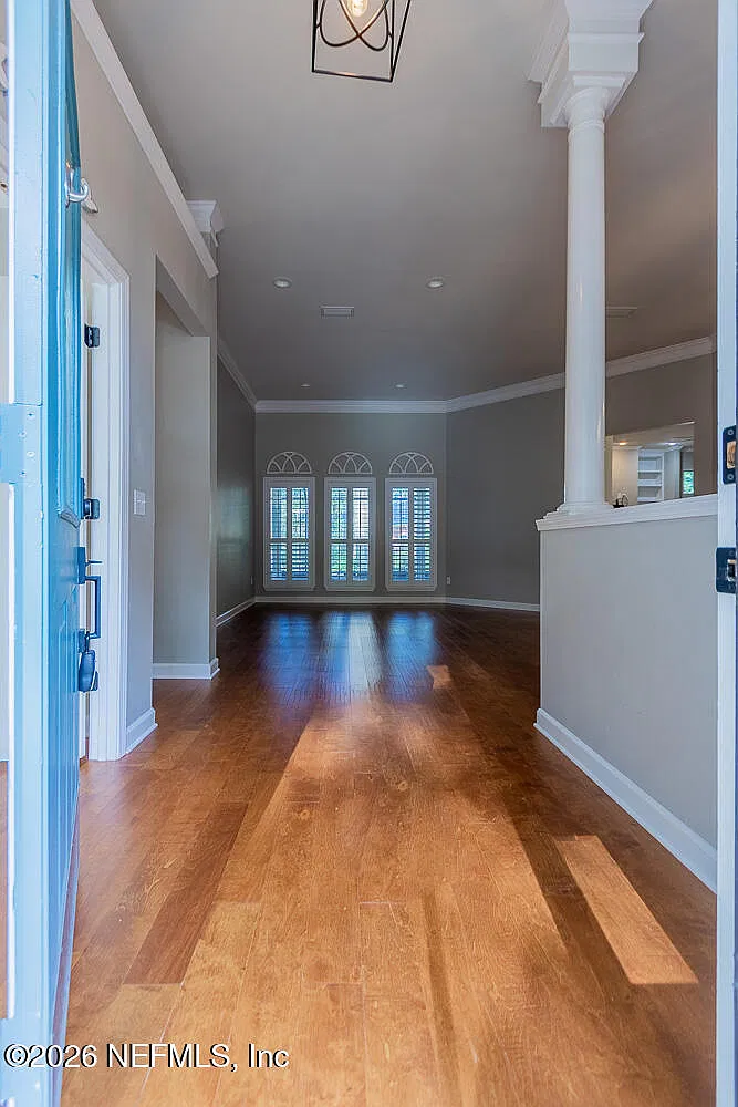 3 bed, 2.5 bath, 2499 sqft, $2,750 — Photo 3