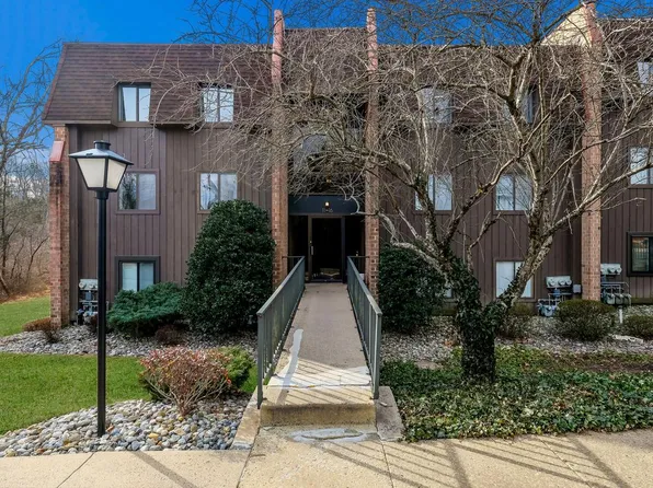 13 Hermitage Dr, New Hope, PA 18938