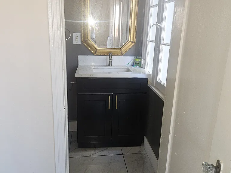 1460 S Holt Ave — Photo 12