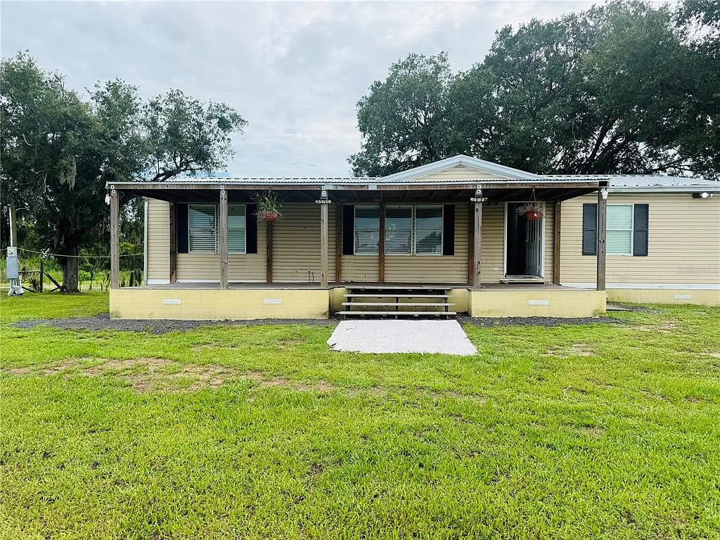 3 bed, 2.0 bath, 1456 sqft, $2,800 — Photo 1