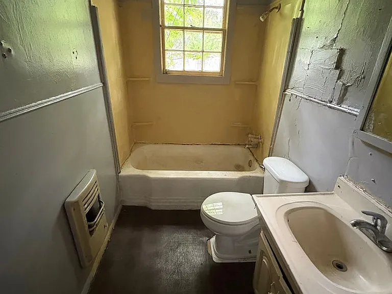 2723 Fulton St — Photo 3