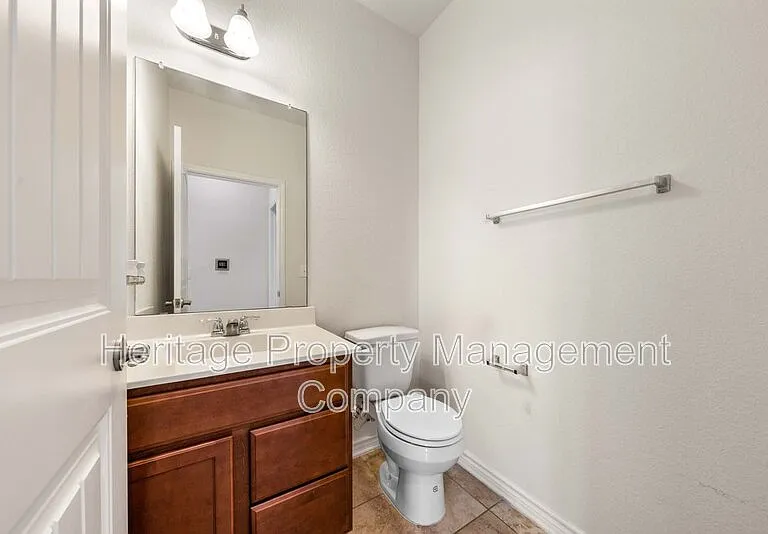 7347 Bluebonnet Bay — Photo 16