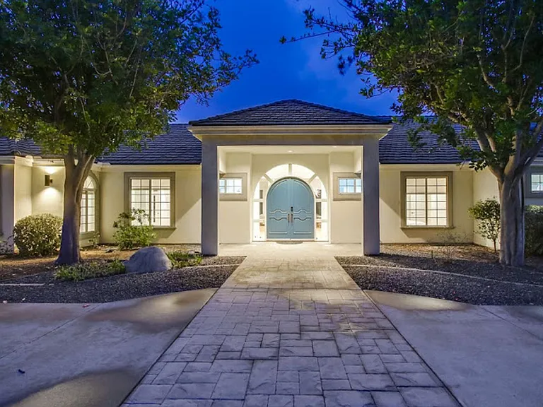 4124 Stonebridge Ln — Photo 6