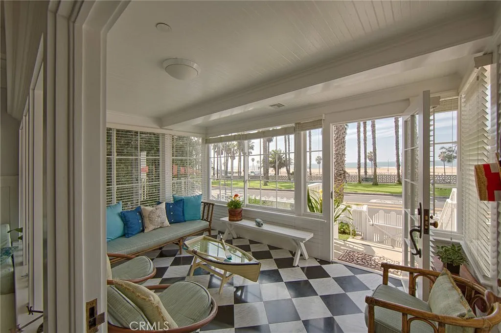 4 bed, 2126 sqft, $50,000 — Photo 3