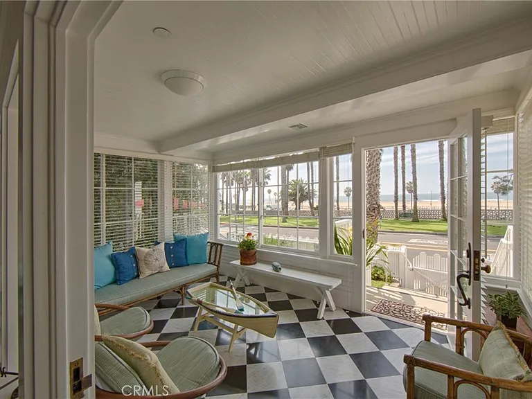 2219 Ocean Ave — Photo 3