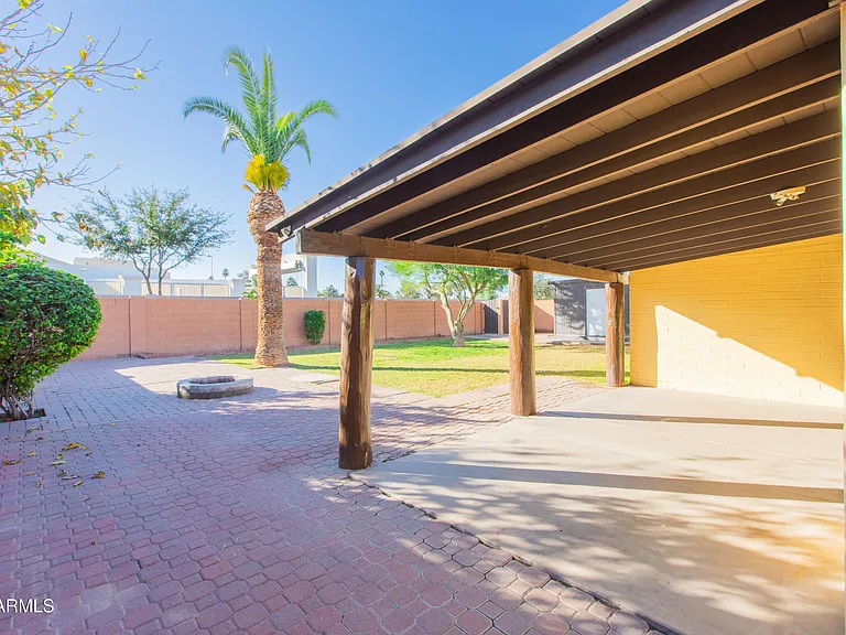 1813 E Ellis Dr — Photo 62