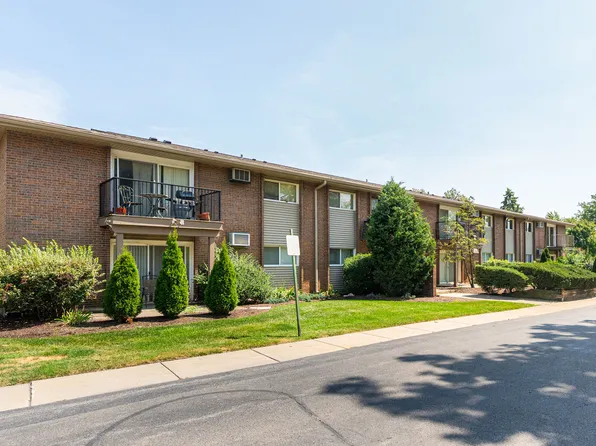 4525 Blackhawk Ln APT 206, Lisle, IL 60532