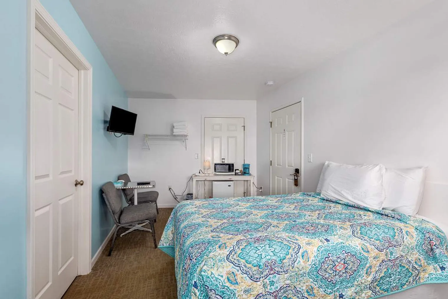 Studio, 1.0 bath, $1,161 — Photo 2