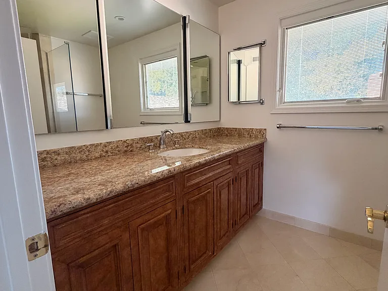 2344 Highgate Rd — Photo 39