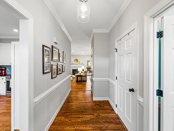 5th image of 6011 Tenter Banks Sq