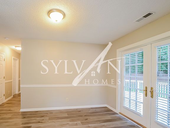 019-photo-dining-room-11707878_09022022