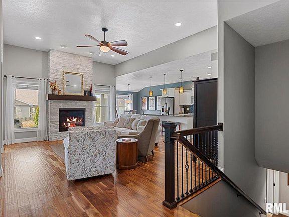 5th image of 4820 Chestnut Dr
